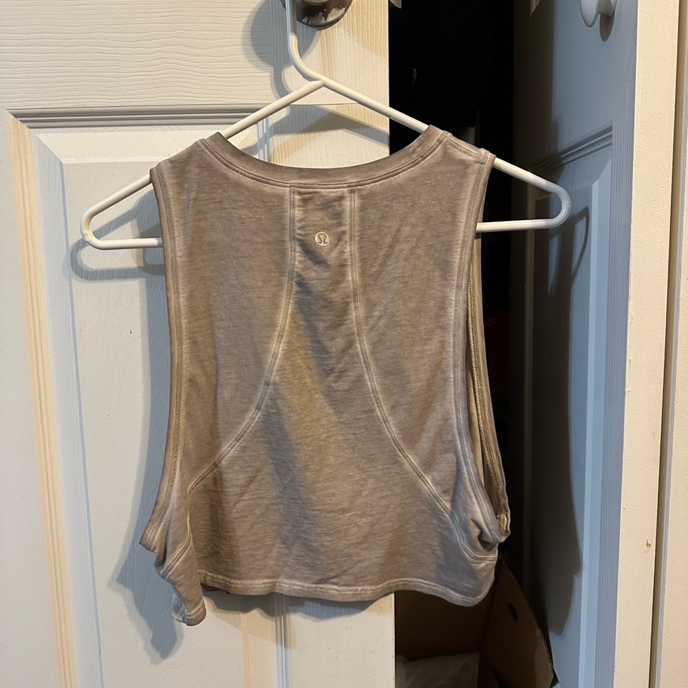 Lululemon tank size 6
